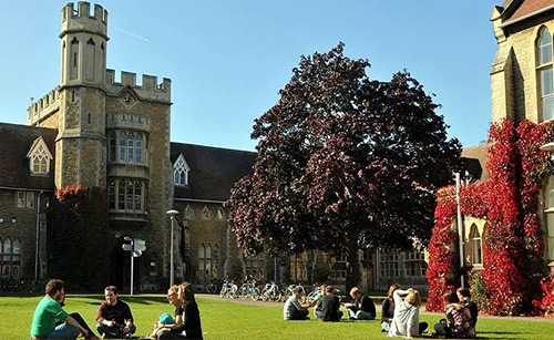 英国格鲁斯特大学 工商管